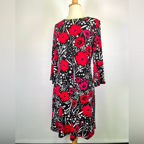 Tommy Hilfiger Floral Shift Dress Bell Sleeve Red Black Sz 2 NWT Cocktail Retro - Picture 1 of 10